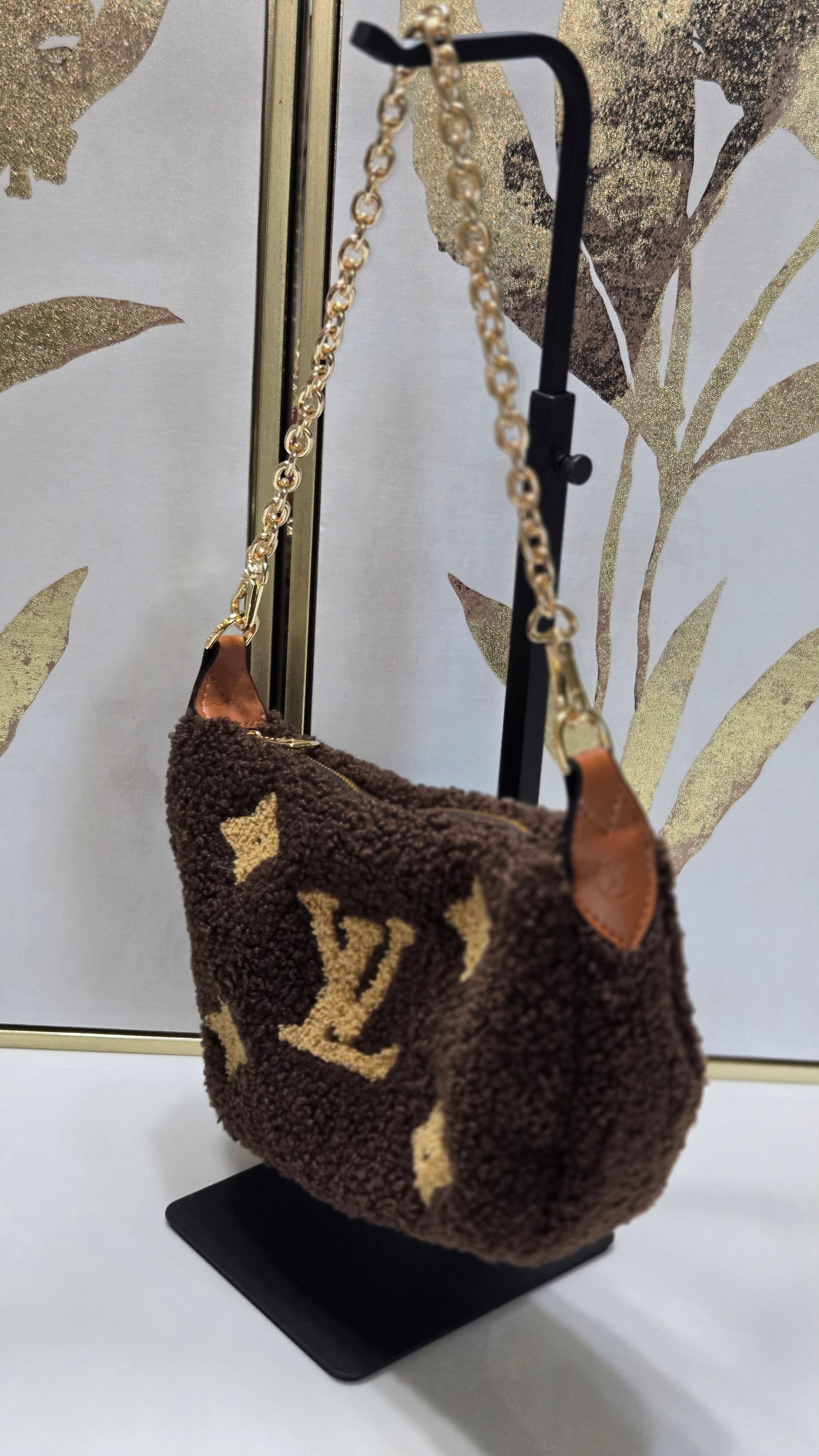 Luxe Teddy Chain Shoulder Bag – Brown Luxury-Inspired Monogram